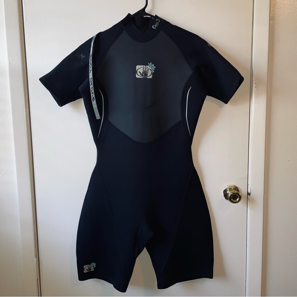 NWOT Women’s Pro 3 2.1mm Neoprene Wetsuit Black Short Sleeve